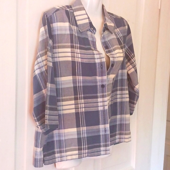 Ms Lee women's size small button-up blouse blue and white plaid stripes - Picture 2 of 6